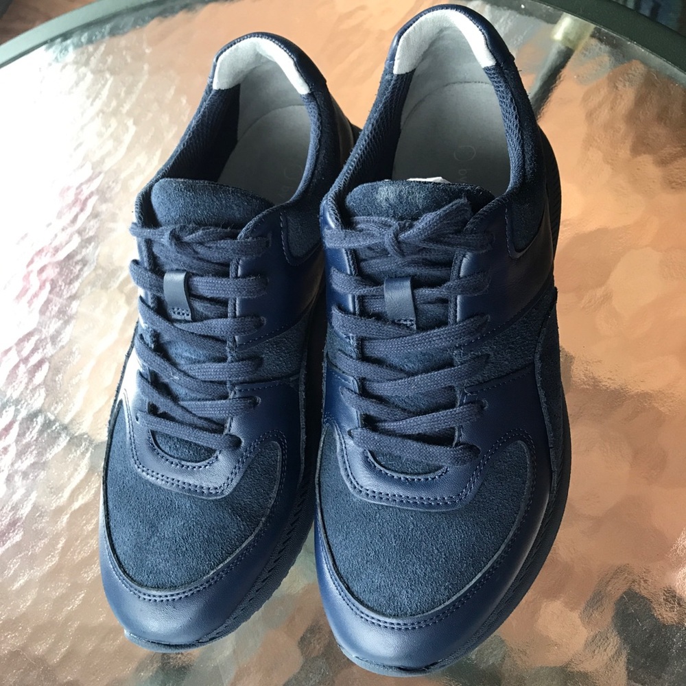 Navy Everlane Tread ethical leather sneaker. NWB.